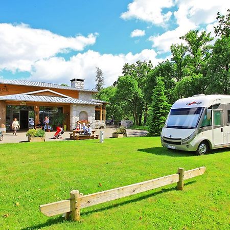 Albirondack Camping Lodge & Spa ภายนอก รูปภาพ