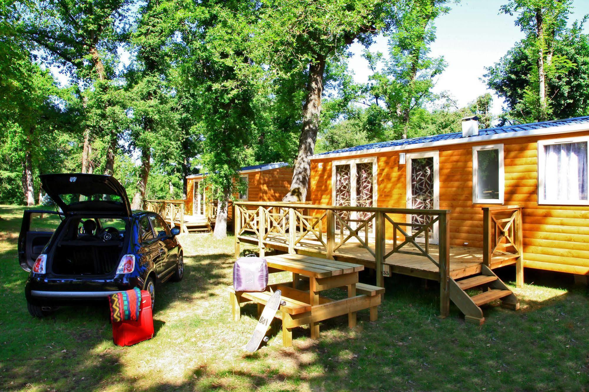 Albirondack Camping Lodge & Spa ภายนอก รูปภาพ