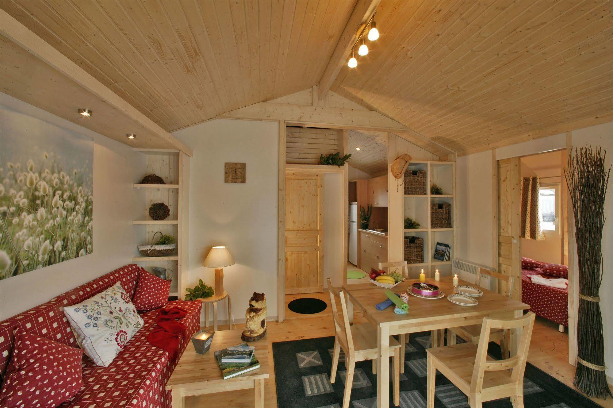 Albirondack Camping Lodge & Spa ภายนอก รูปภาพ