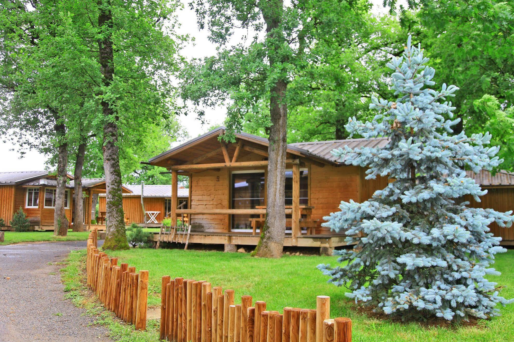 Albirondack Camping Lodge & Spa ภายนอก รูปภาพ