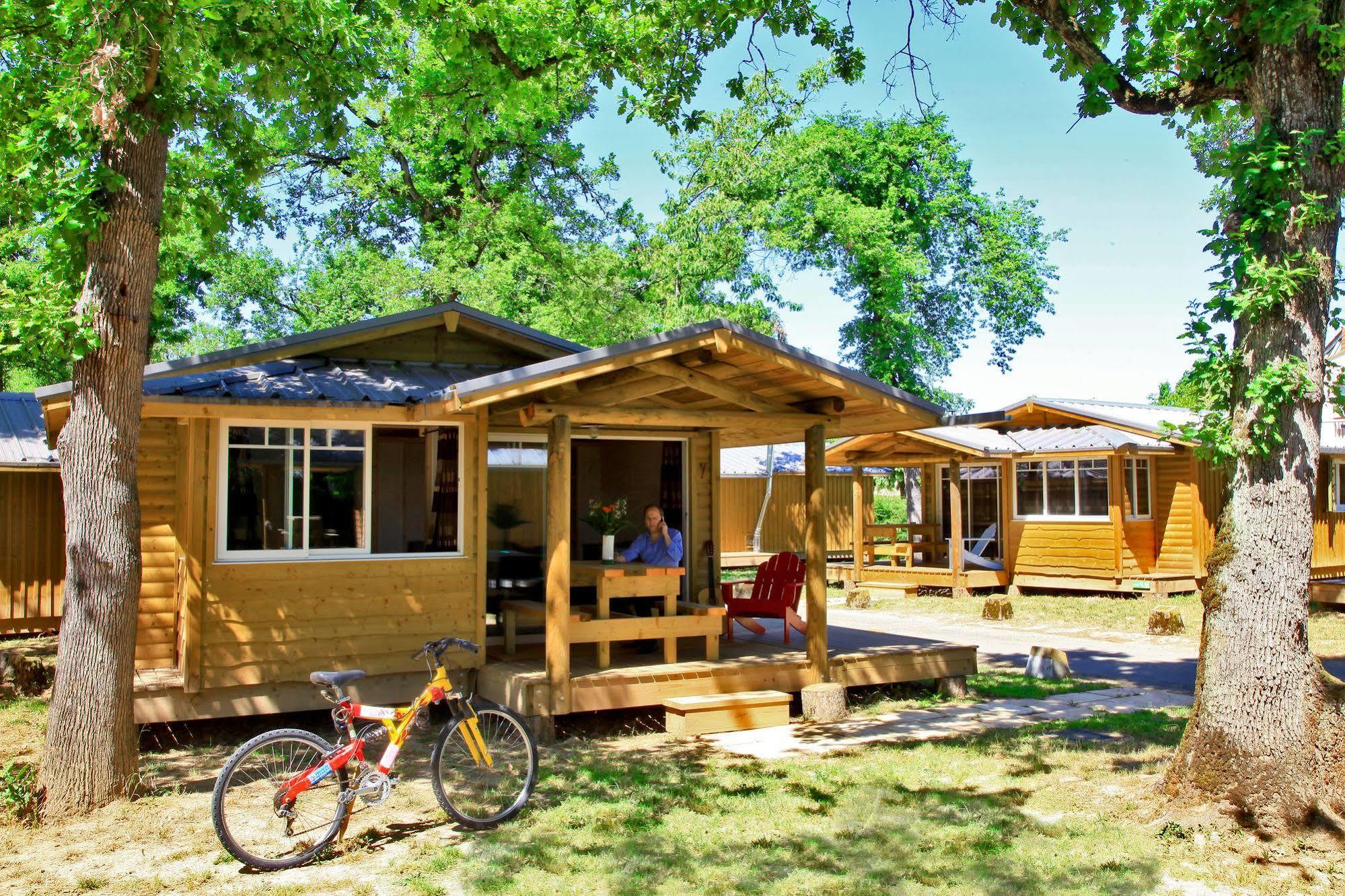 Albirondack Camping Lodge & Spa ภายนอก รูปภาพ